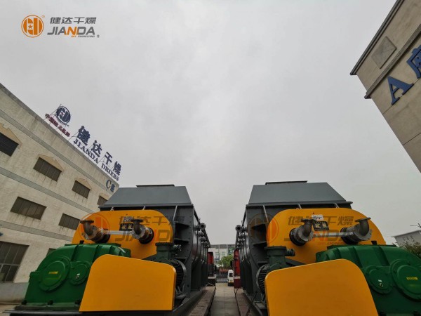 瑞德化工空心槳葉和盤式干燥機發貨